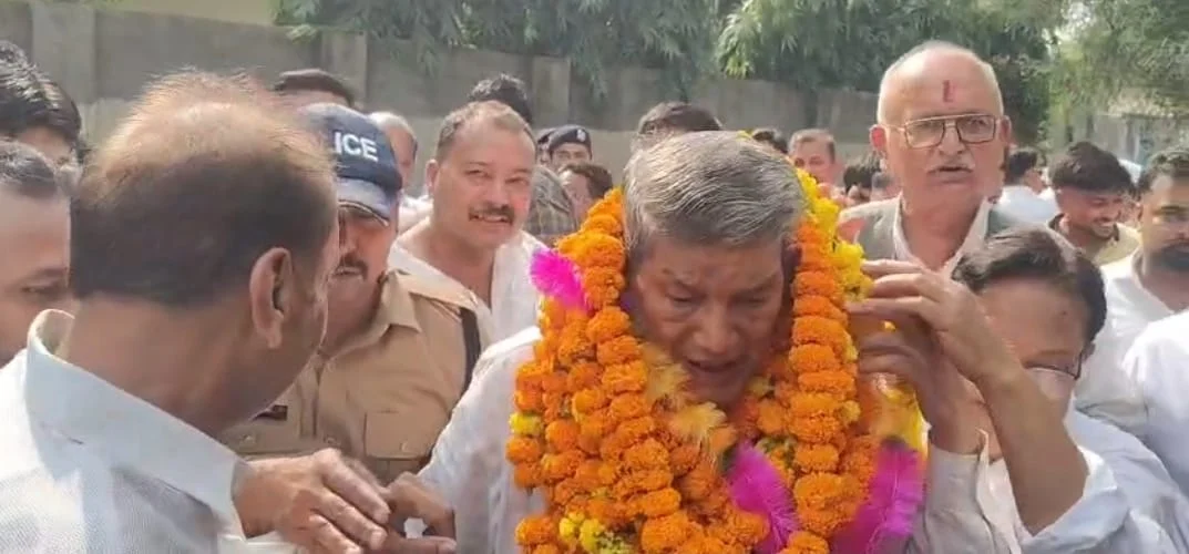 धन्यवाद एवं जनसंवाद यात्रा लेकर काशीपुर पहुंचे हरीश रावत