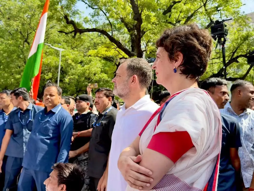 राहुल गांधी हिरासत में, INDIA ब्लॉक का चुनाव आयोग के खिलाफ मार्च